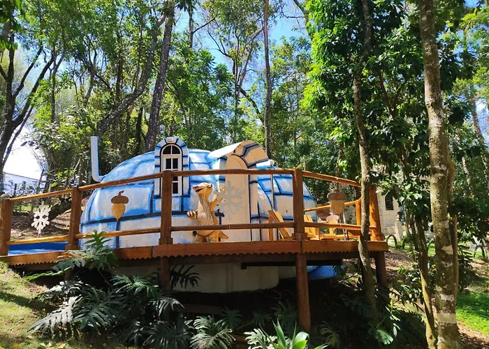 Iglu Polar, Vila Magica